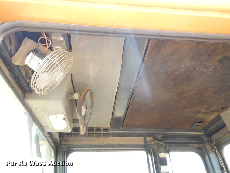 image for item DE5782 1995 Galion Dresser 850  motor grader