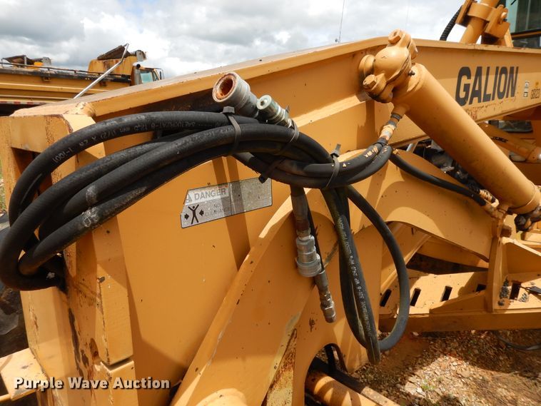 image for item DE5782 1995 Galion Dresser 850  motor grader