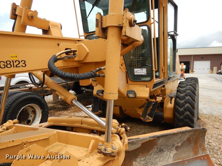 image for item DE5782 1995 Galion Dresser 850  motor grader