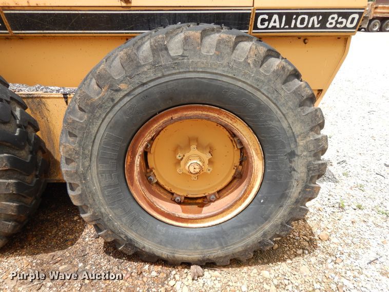 image for item DE5782 1995 Galion Dresser 850  motor grader