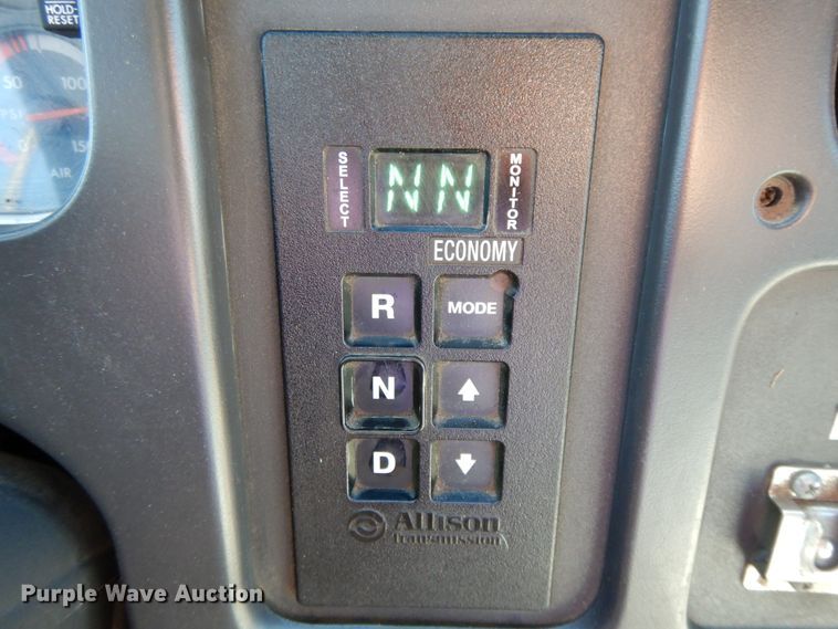 image for item DE5808 2011 Thomas  school bus