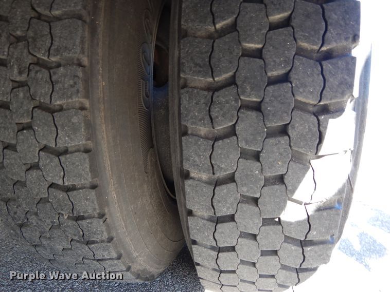 image for item DE5808 2011 Thomas  school bus