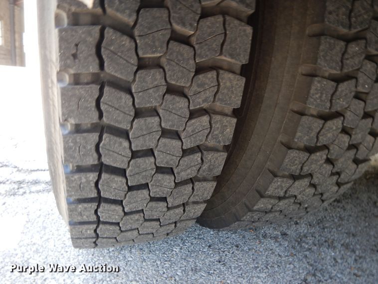 image for item DE5810 2011 Thomas  school bus