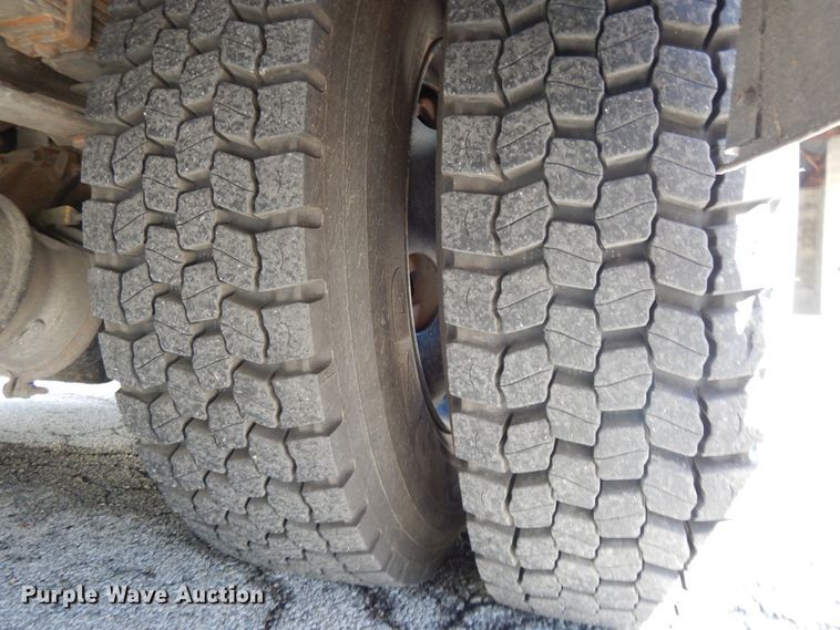 image for item DE5810 2011 Thomas  school bus