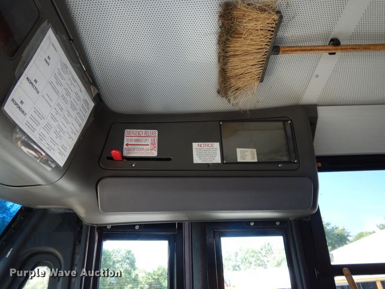 image for item DE5811 2011 Thomas  school bus