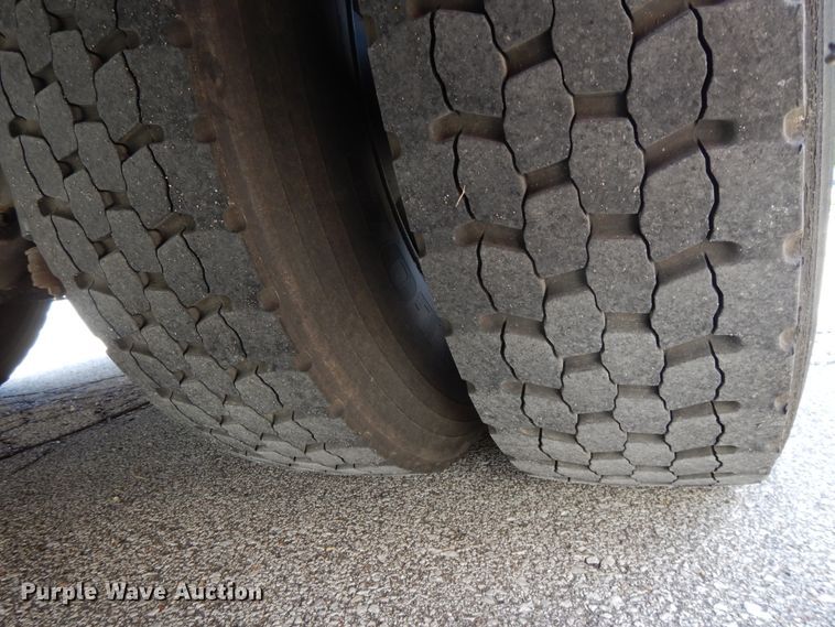 image for item DE5811 2011 Thomas  school bus