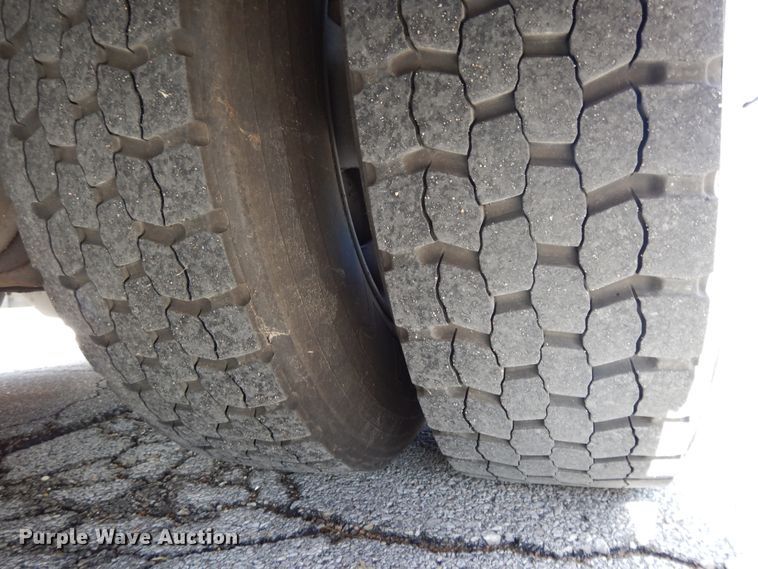 image for item DE5811 2011 Thomas  school bus