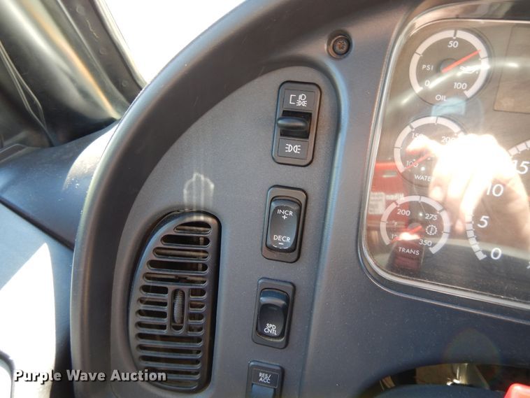 image for item DE5812 2011 Thomas  school bus