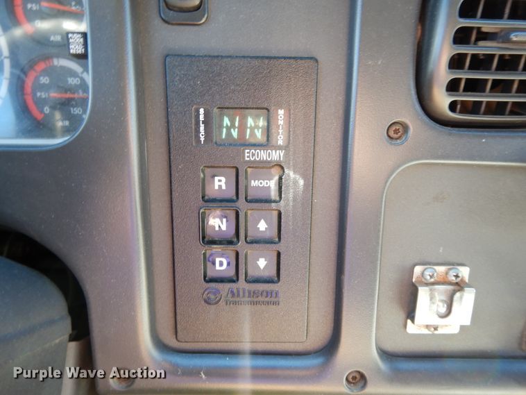 image for item DE5812 2011 Thomas  school bus