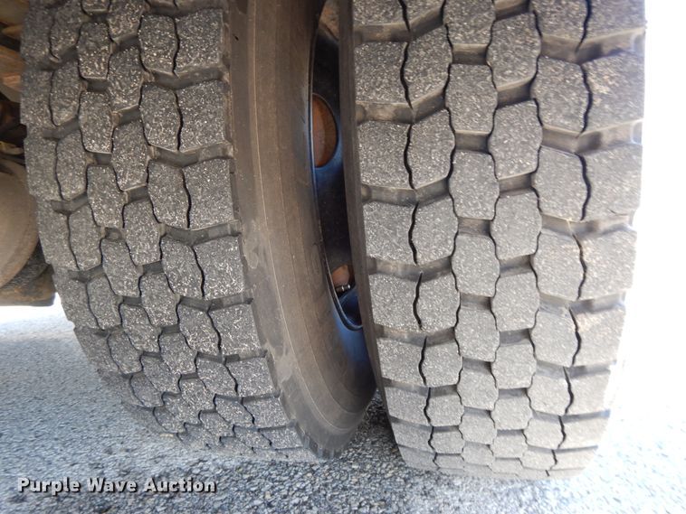 image for item DE5812 2011 Thomas  school bus