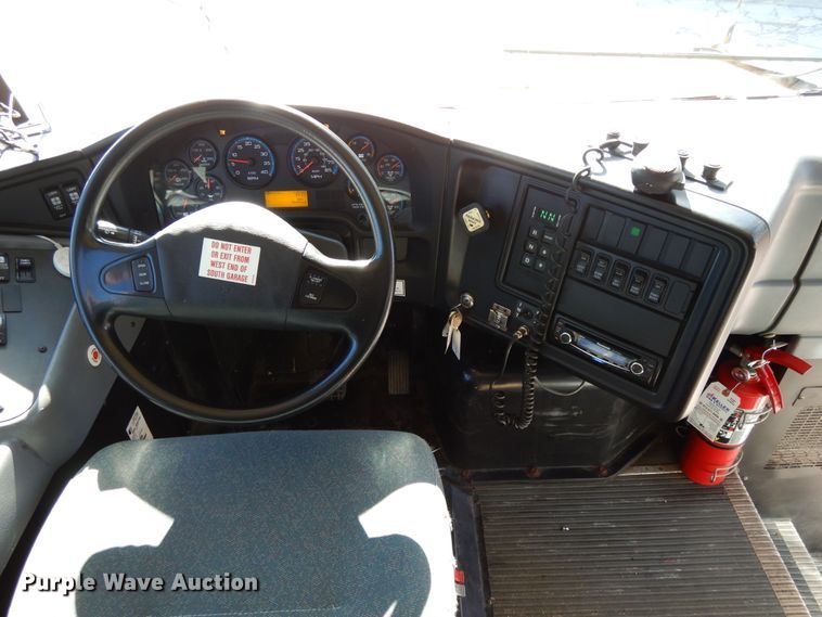 image for item DE5813 2008 International CE300 school bus