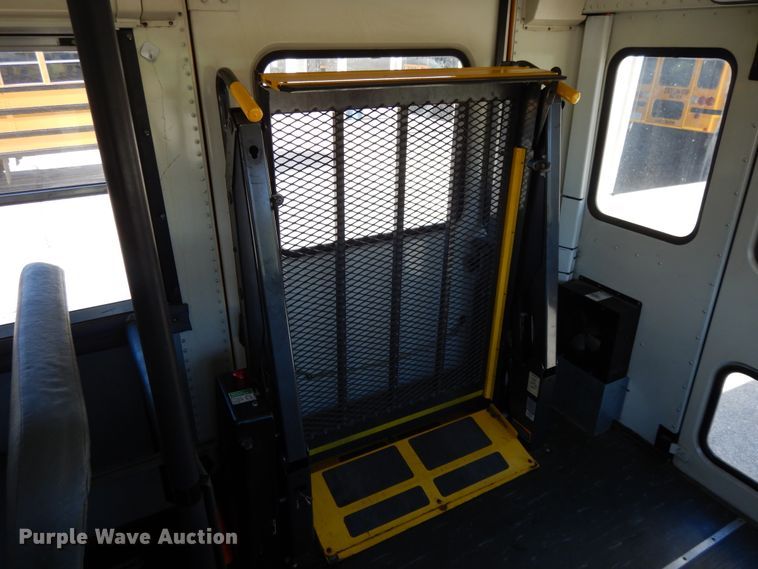 image for item DE5813 2008 International CE300 school bus