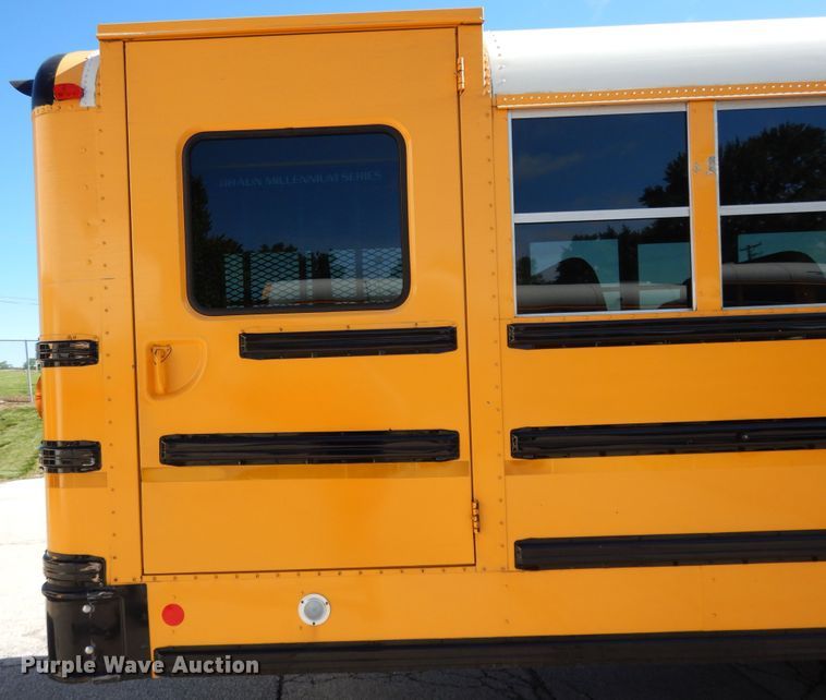 image for item DE5813 2008 International CE300 school bus