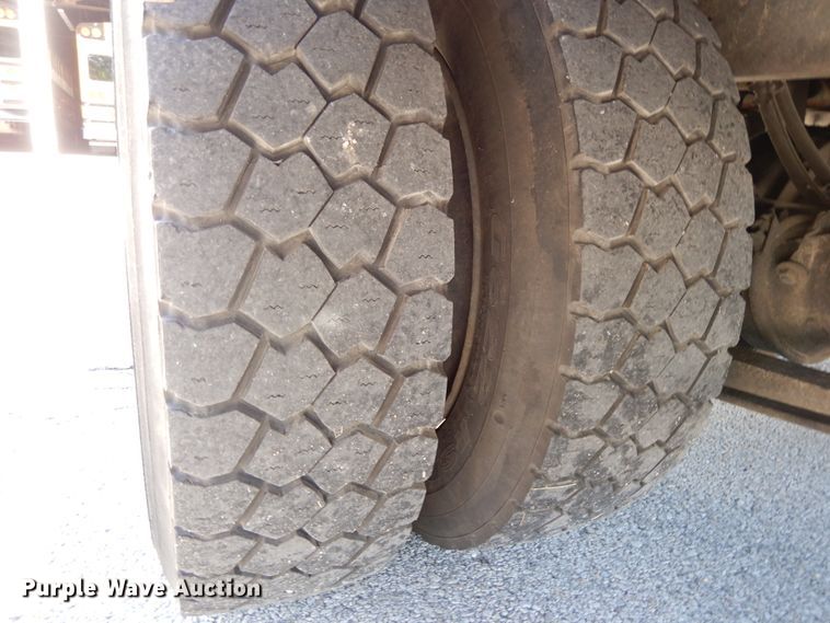 image for item DE5813 2008 International CE300 school bus