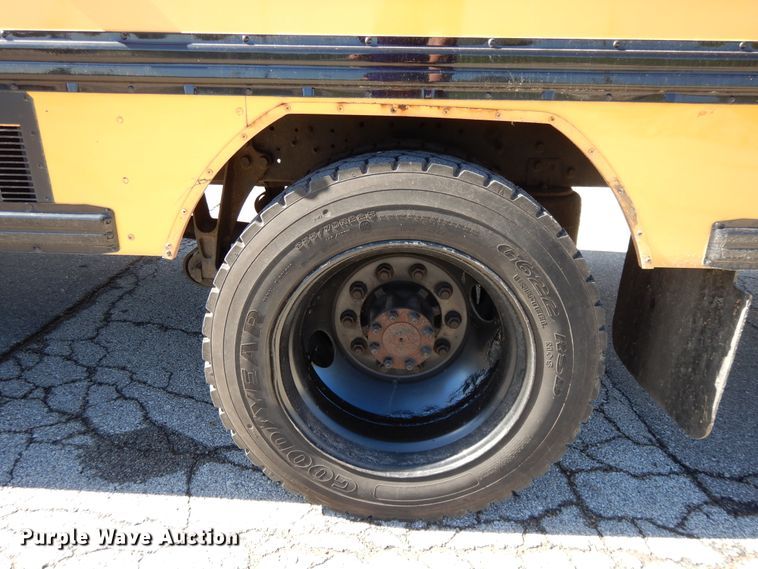 image for item DE5813 2008 International CE300 school bus