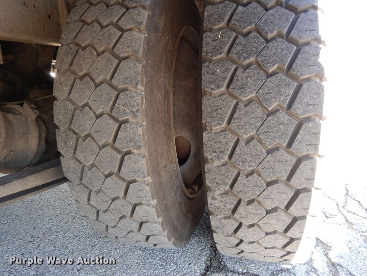 image for item DE5813 2008 International CE300 school bus