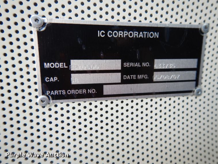 image for item DE5813 2008 International CE300 school bus