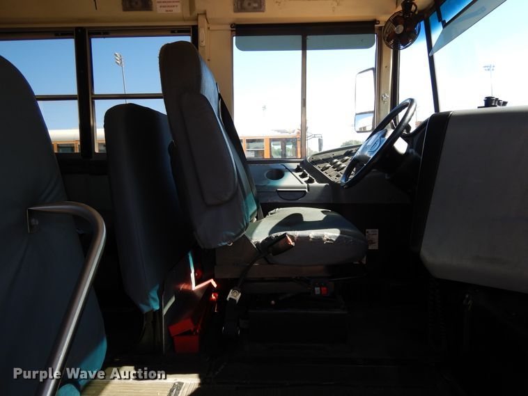 image for item DE5814 2008 International CE300  school bus