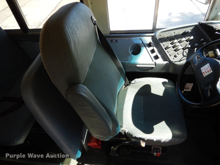 image for item DE5814 2008 International CE300  school bus