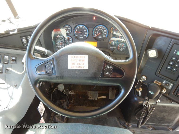 image for item DE5814 2008 International CE300  school bus