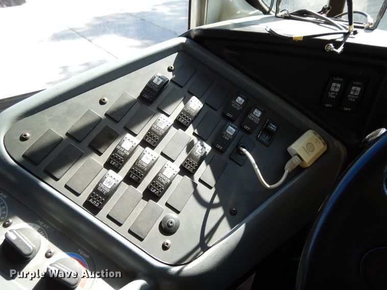 image for item DE5814 2008 International CE300  school bus