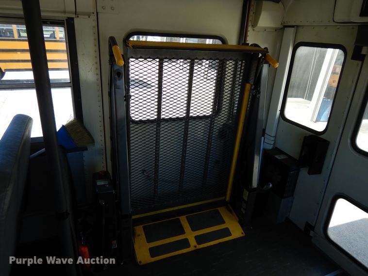 image for item DE5814 2008 International CE300  school bus