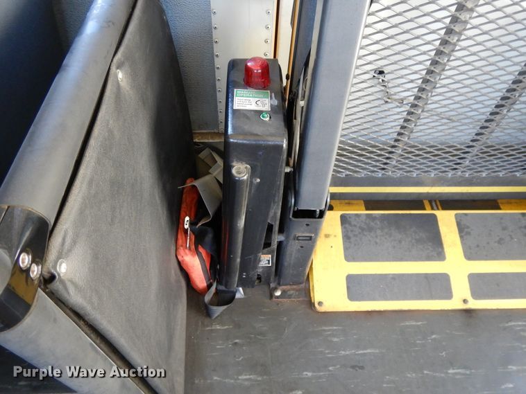 image for item DE5814 2008 International CE300  school bus