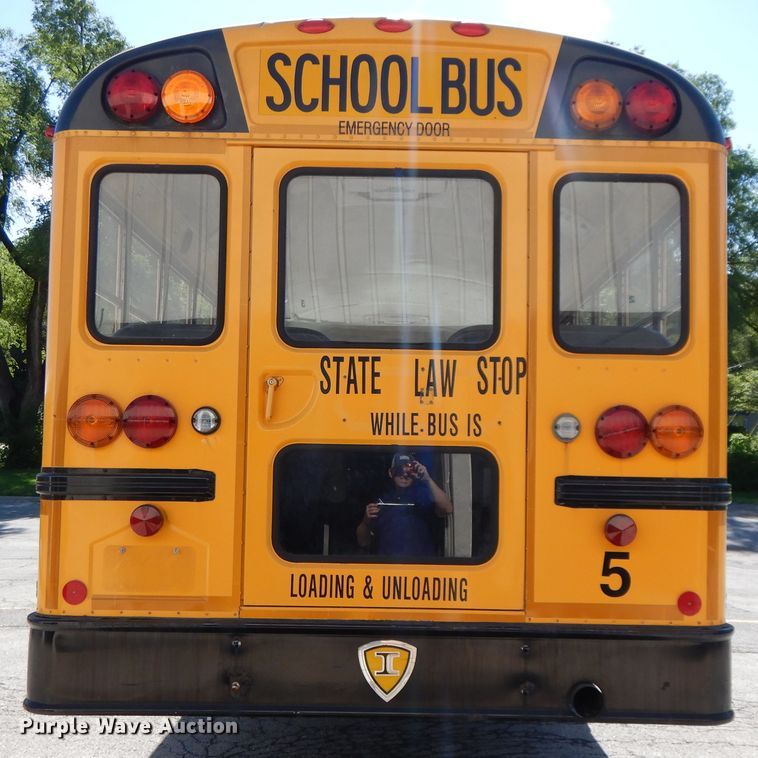 image for item DE5815 2006 International CE300 school bus