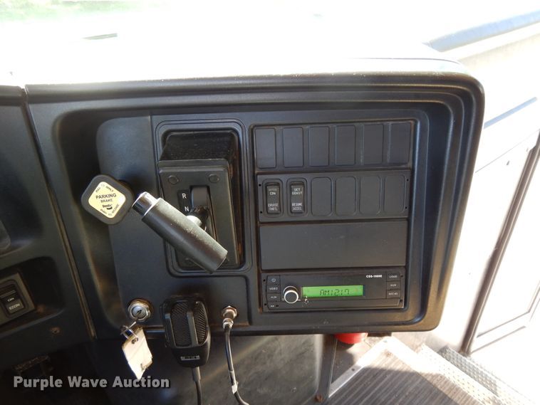 image for item DE5815 2006 International CE300 school bus