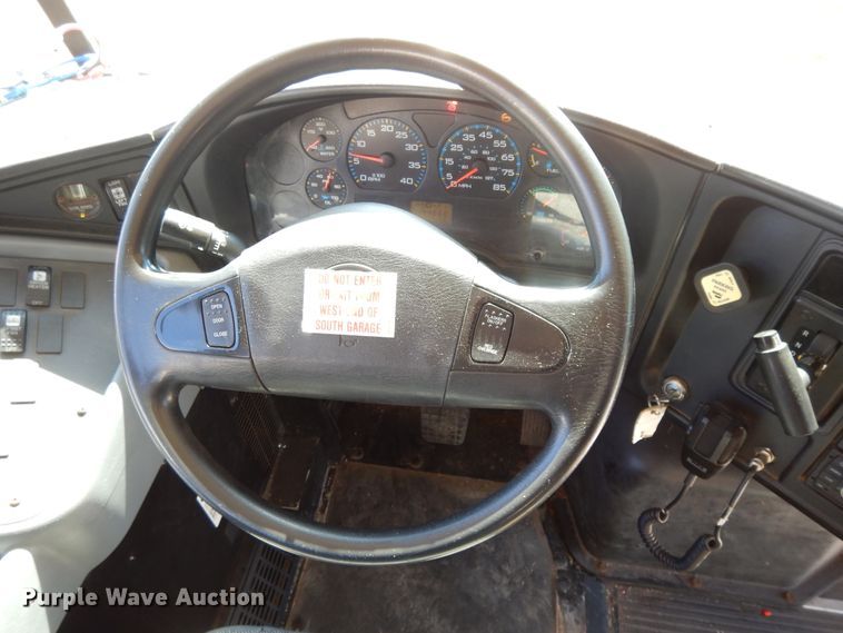 image for item DE5815 2006 International CE300 school bus