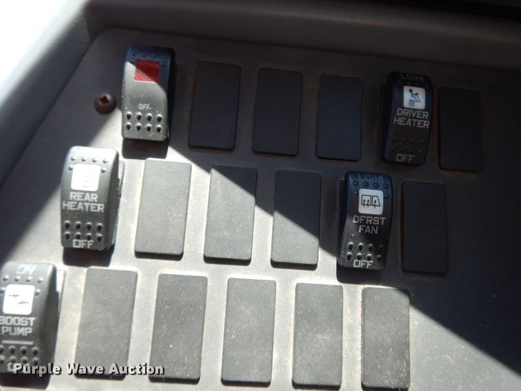 image for item DE5815 2006 International CE300 school bus