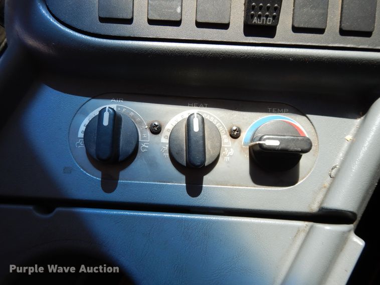 image for item DE5815 2006 International CE300 school bus