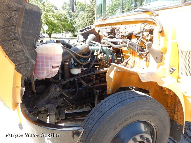 image for item DE5815 2006 International CE300 school bus