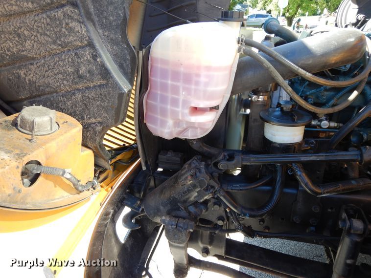 image for item DE5815 2006 International CE300 school bus