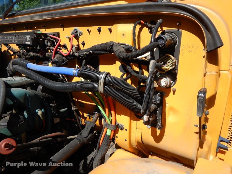 image for item DE5815 2006 International CE300 school bus