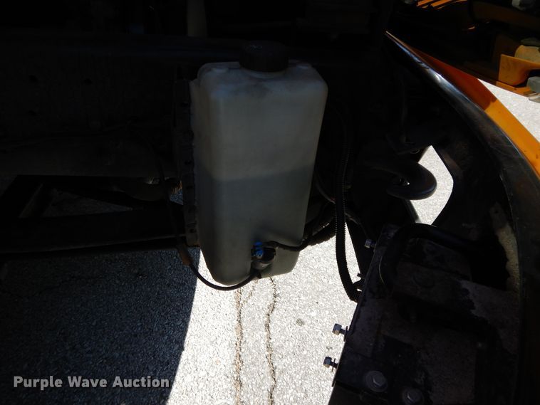 image for item DE5815 2006 International CE300 school bus