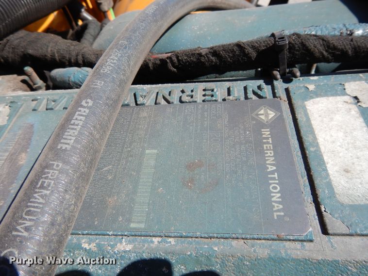 image for item DE5815 2006 International CE300 school bus