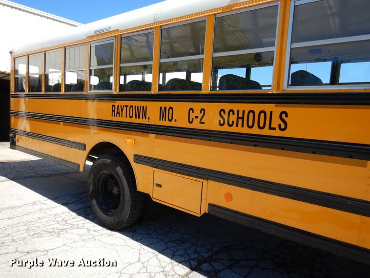 image for item DE5815 2006 International CE300 school bus