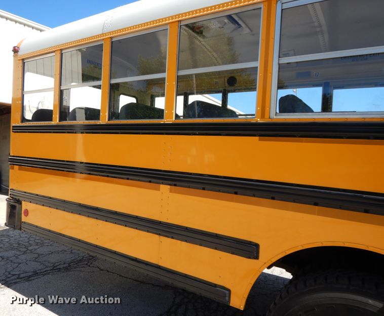 image for item DE5815 2006 International CE300 school bus