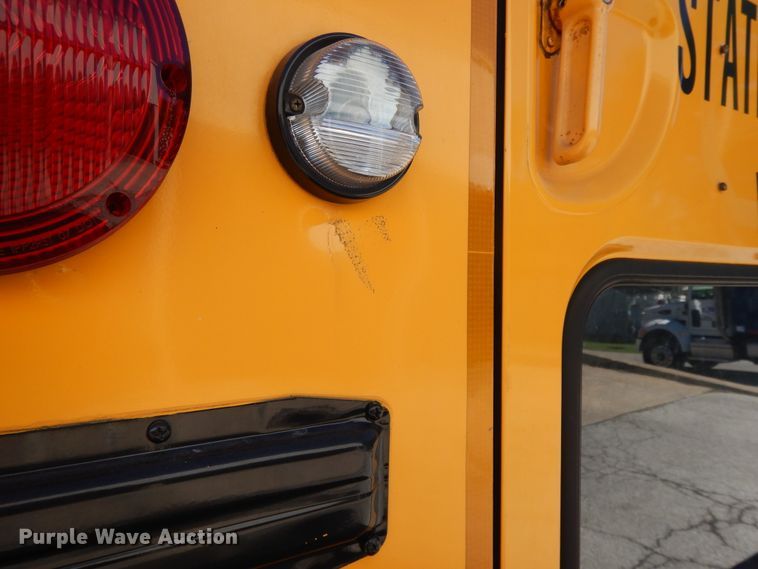 image for item DE5815 2006 International CE300 school bus