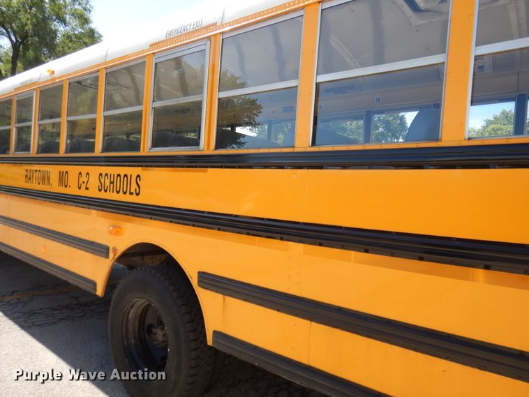 image for item DE5815 2006 International CE300 school bus