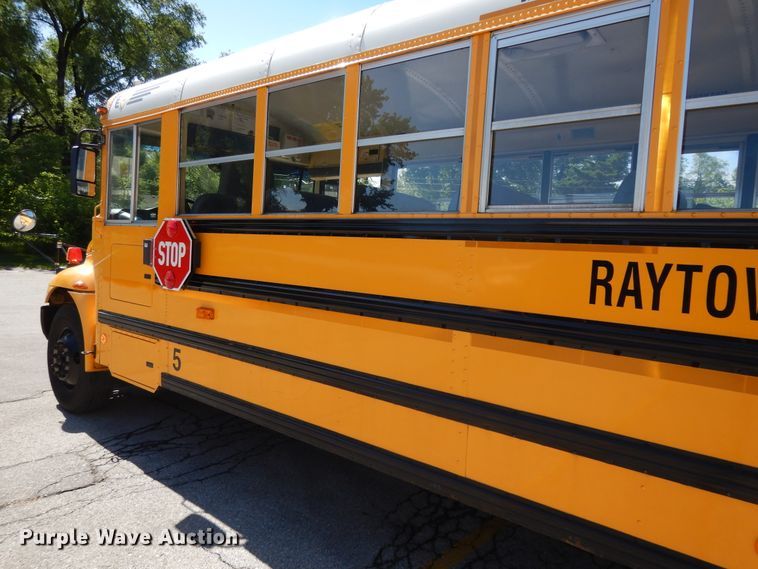 image for item DE5815 2006 International CE300 school bus