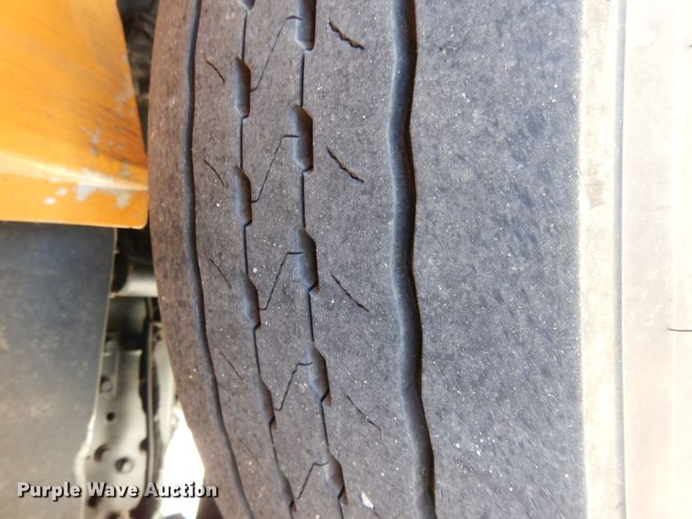 image for item DE5815 2006 International CE300 school bus