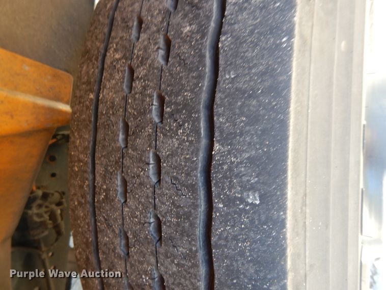 image for item DE5815 2006 International CE300 school bus