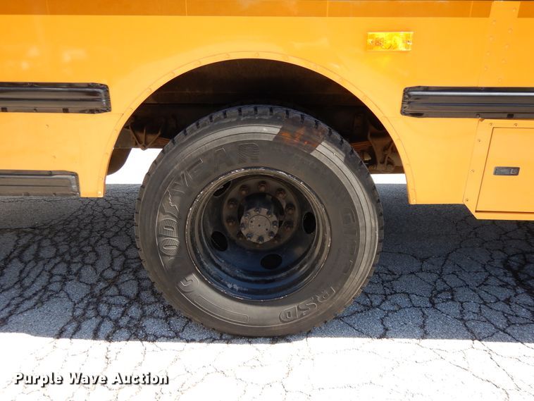 image for item DE5815 2006 International CE300 school bus