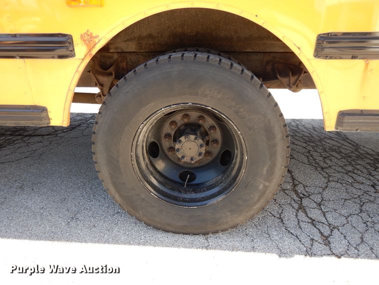 image for item DE5815 2006 International CE300 school bus