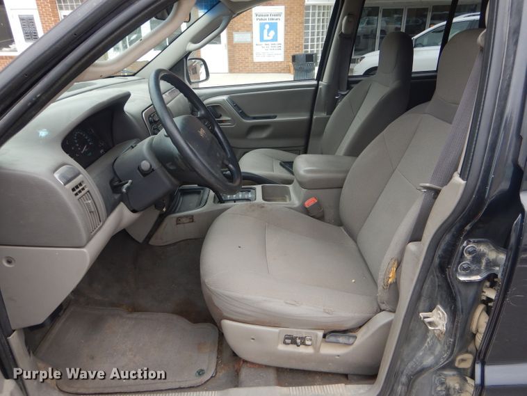 image for item DF3164 2004 Jeep Grand Cherokee Laredo  SUV