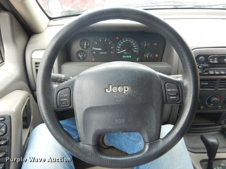 image for item DF3164 2004 Jeep Grand Cherokee Laredo  SUV