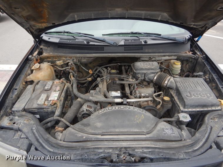 image for item DF3164 2004 Jeep Grand Cherokee Laredo  SUV