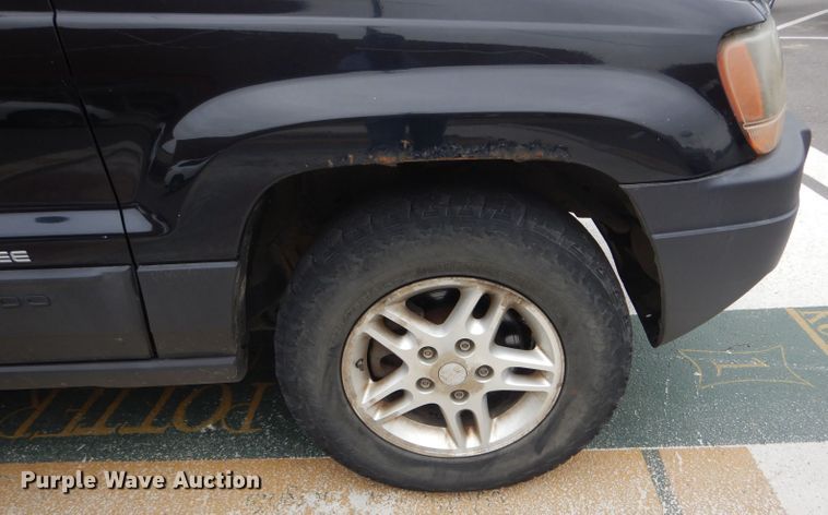 image for item DF3164 2004 Jeep Grand Cherokee Laredo  SUV